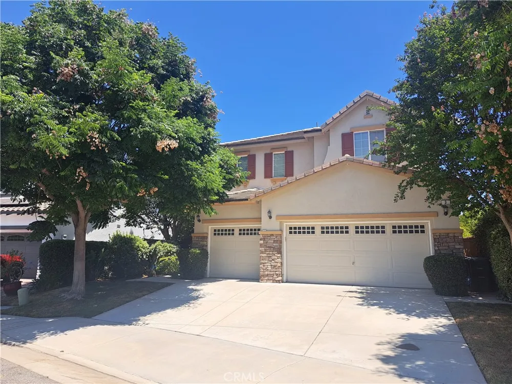 3 Plaza Avila Lake Elsinore, CA 92532