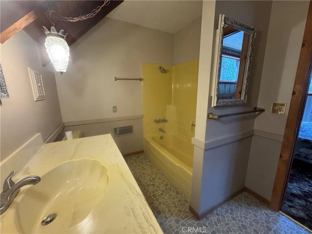 53460 Country Club Idyllwild, CA 92549