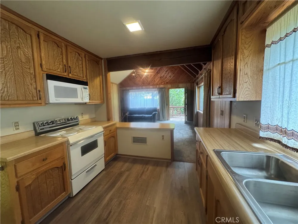 53460 Country Club Idyllwild, CA 92549