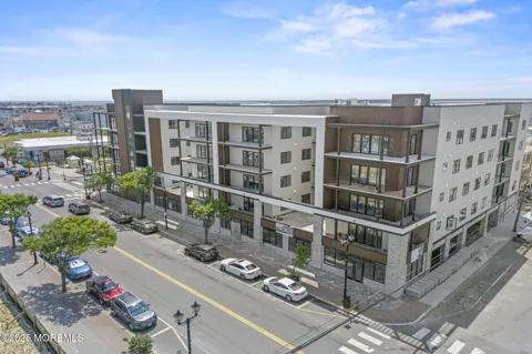 401 Boulevard #203