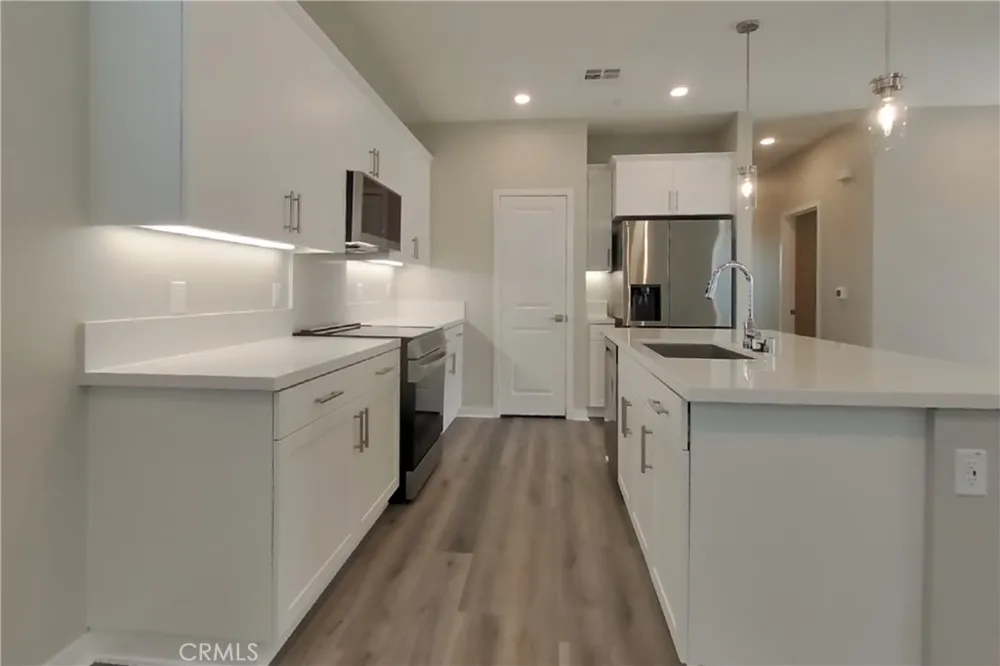 611 Citron Street #2 Corona, CA 92882