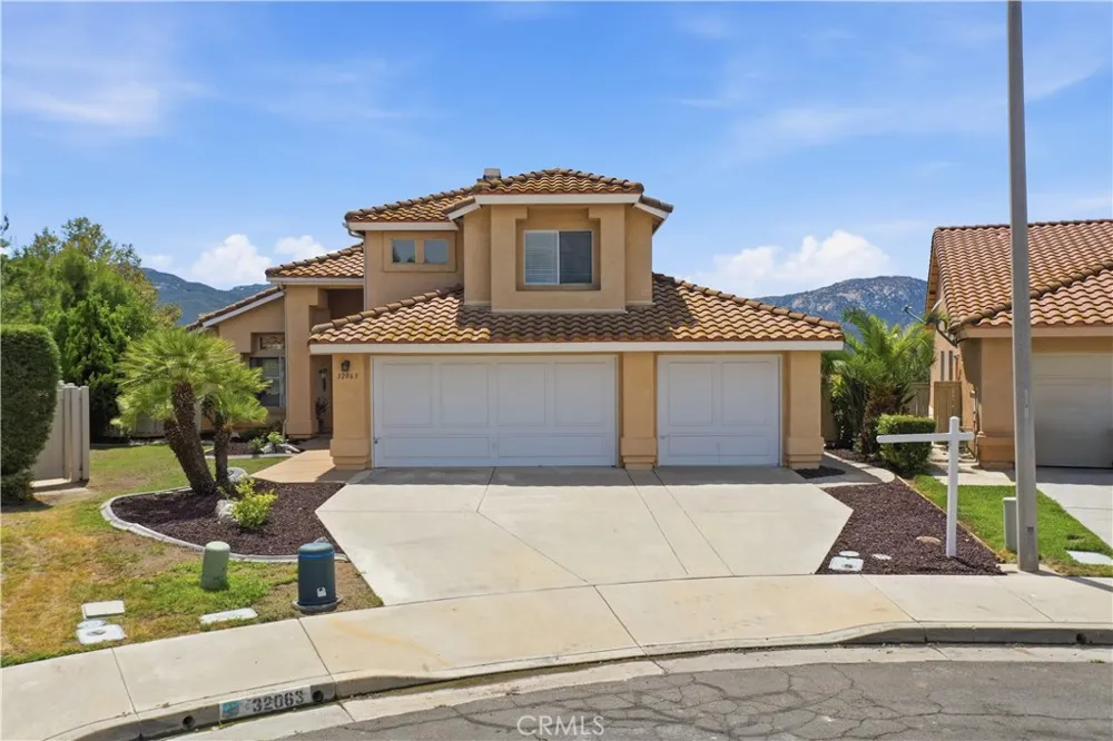 32063 Corte Bonilio Temecula, CA 92592