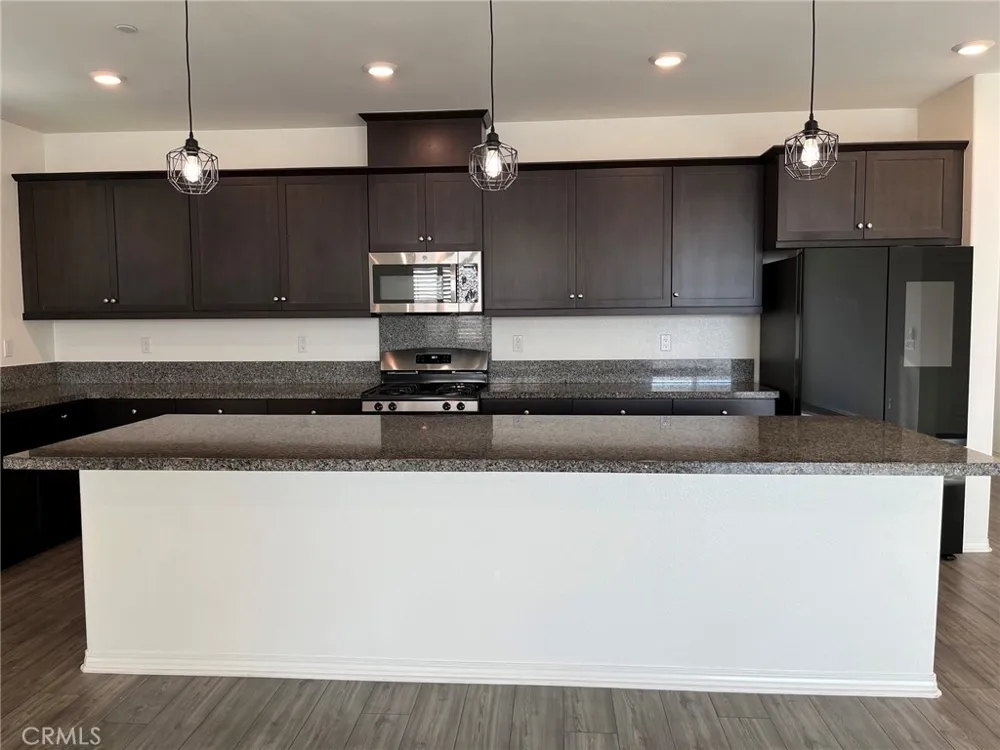 1937 Old Canyon Hemet, CA 92545