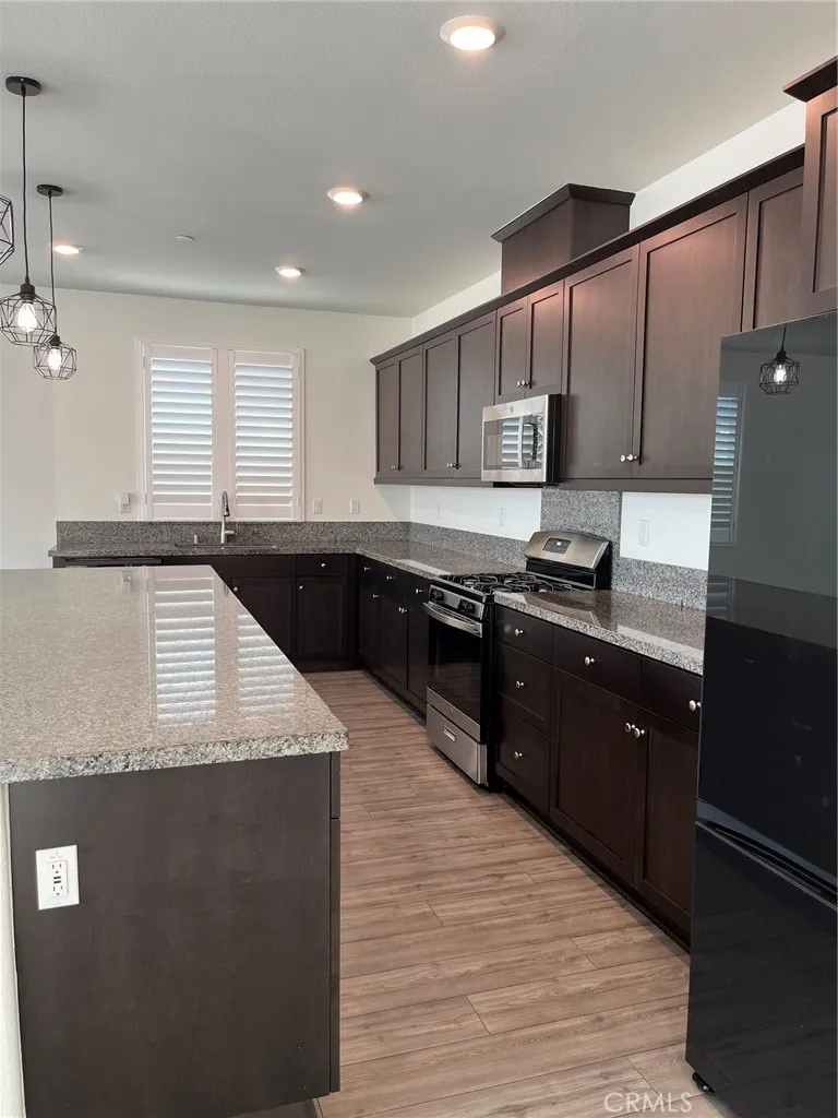 1937 Old Canyon Hemet, CA 92545