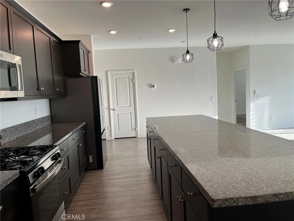 1937 Old Canyon Hemet, CA 92545