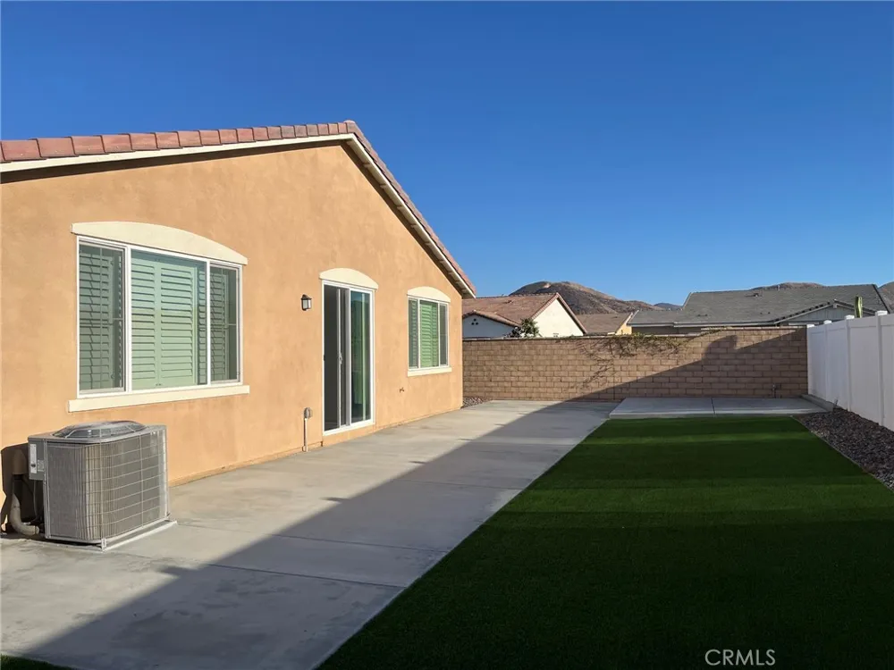 1937 Old Canyon Hemet, CA 92545