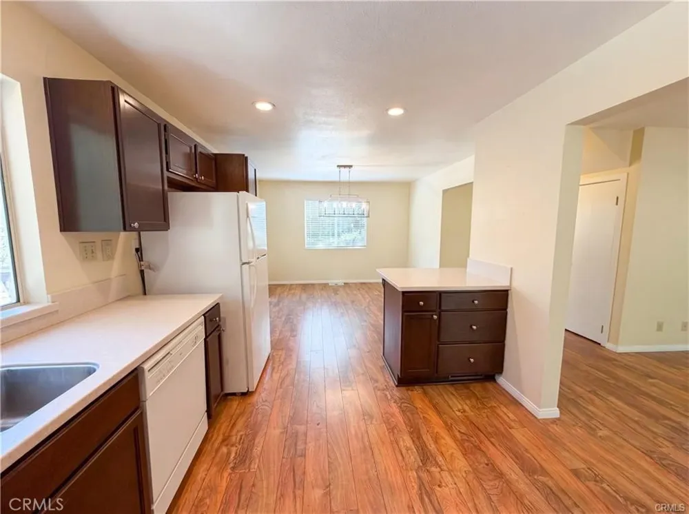 21778 Ridge Cedarpines Park, CA 92322