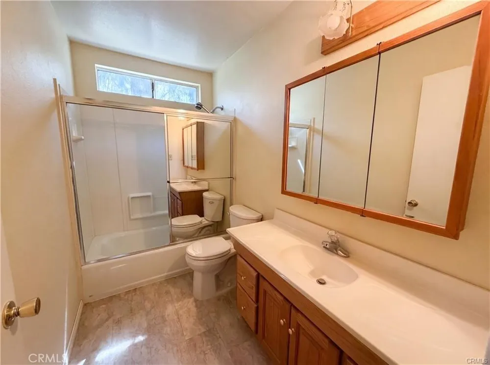 21778 Ridge Cedarpines Park, CA 92322