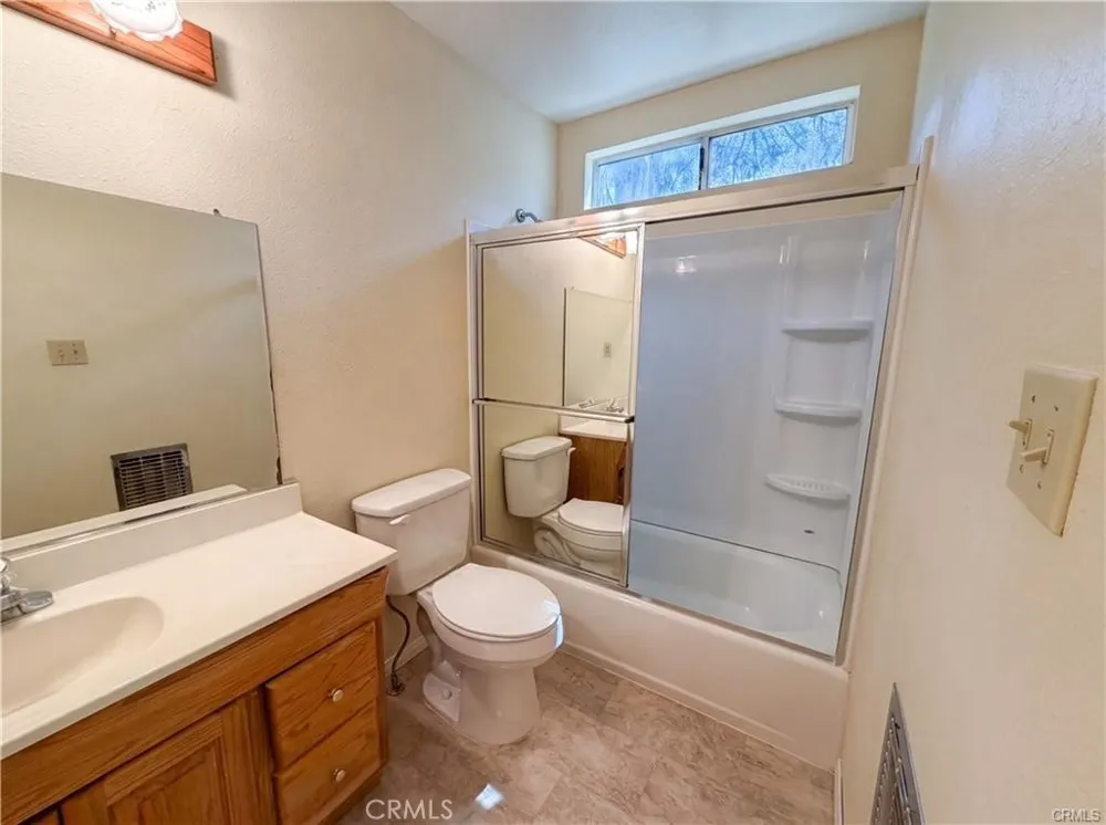 21778 Ridge Cedarpines Park, CA 92322