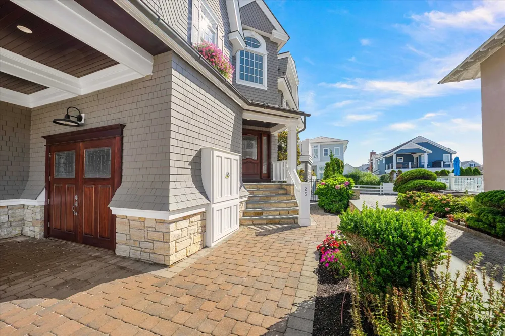 25 100th Street Stone Harbor, NJ 08247