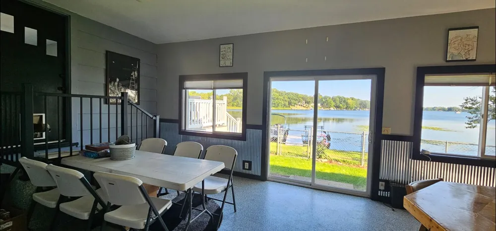 227 Lakeview Drive Walkerton, IN 46574