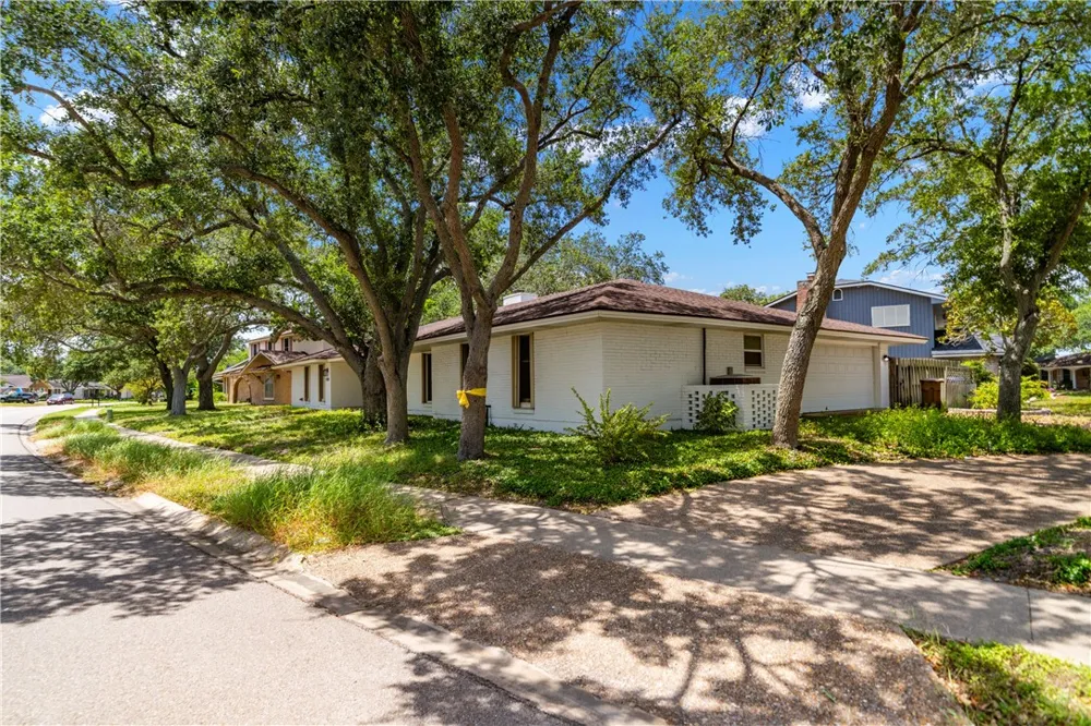4518 CONGRESSIONAL DRIVE Corpus Christi, TX 78413