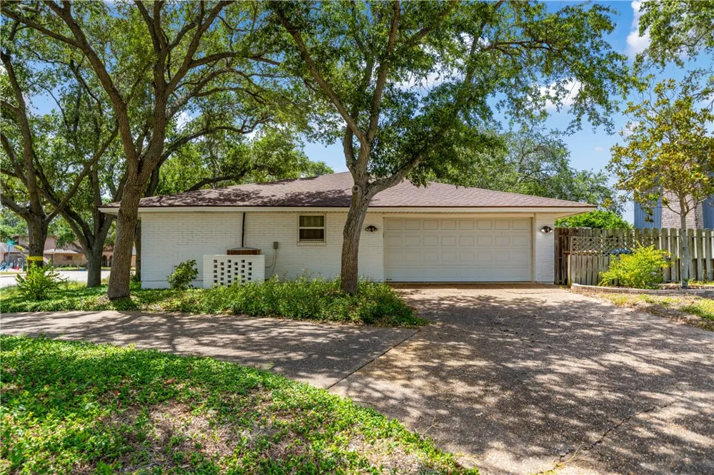 4518 CONGRESSIONAL DRIVE Corpus Christi, TX 78413