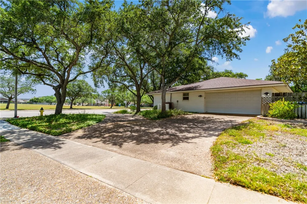 4518 CONGRESSIONAL DRIVE Corpus Christi, TX 78413