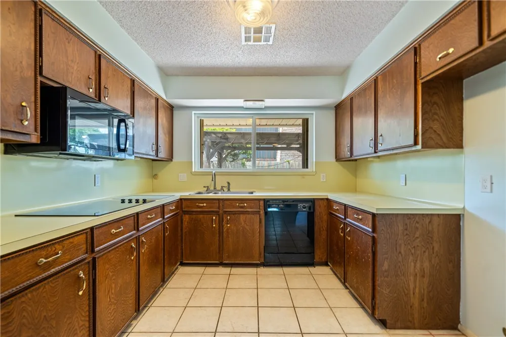 4518 CONGRESSIONAL DRIVE Corpus Christi, TX 78413