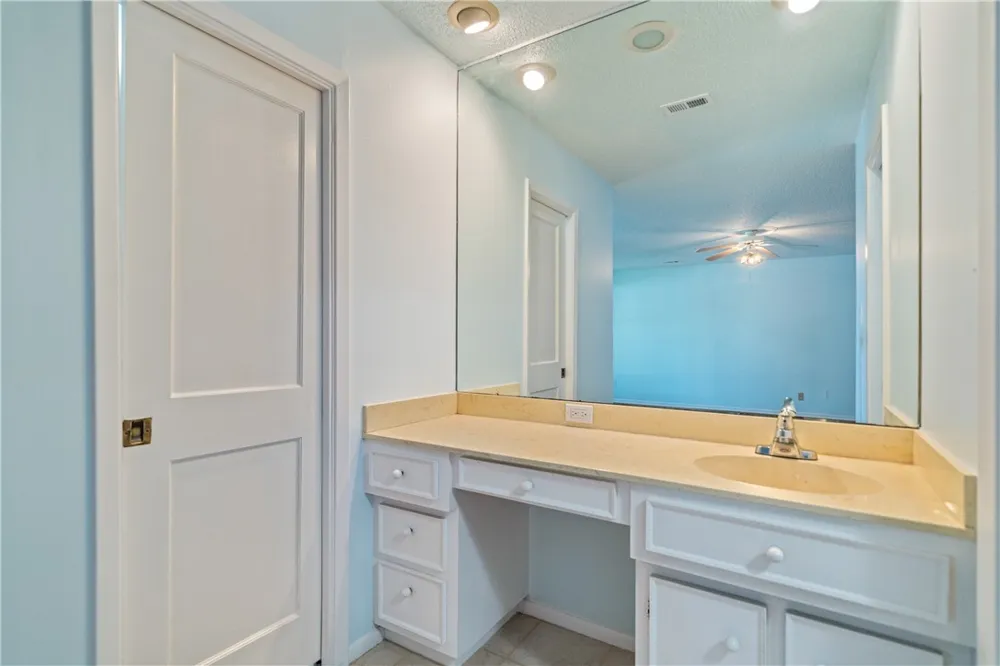 4518 CONGRESSIONAL DRIVE Corpus Christi, TX 78413
