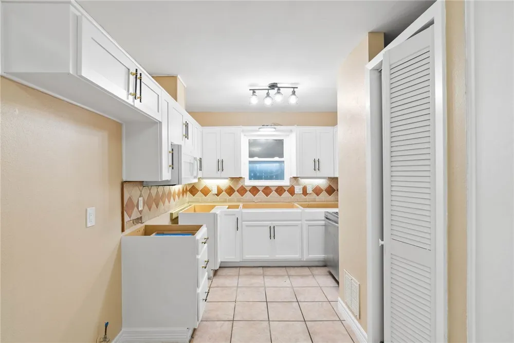 1806 Brazos Drive Corpus Christi, TX 78412