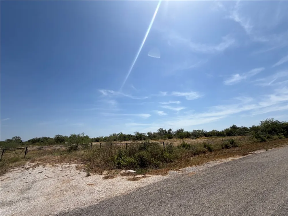 3826 CR 189 Karnes City, TX 78118