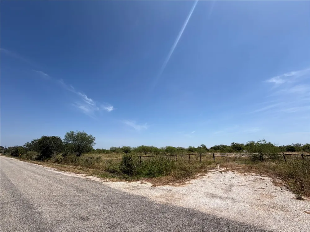 3826 CR 189 Karnes City, TX 78118