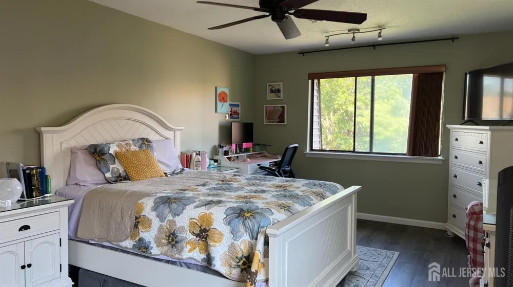 1210 Edison Glen Terrace Edison, NJ 08837
