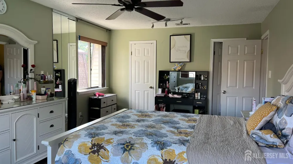 1210 Edison Glen Terrace Edison, NJ 08837