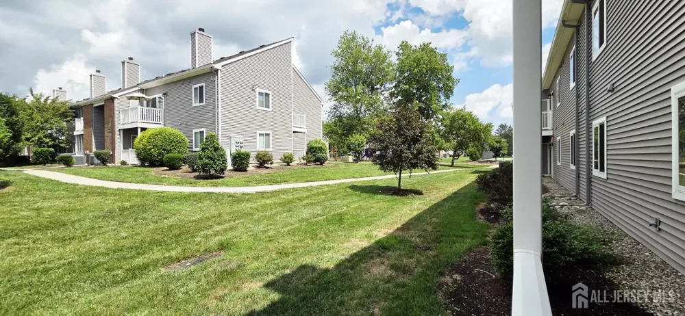 8207 Tamarron Drive Plainsboro, NJ 08536