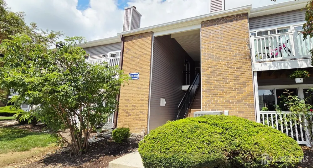 8207 Tamarron Drive Plainsboro, NJ 08536