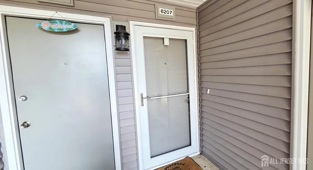 8207 Tamarron Drive Plainsboro, NJ 08536