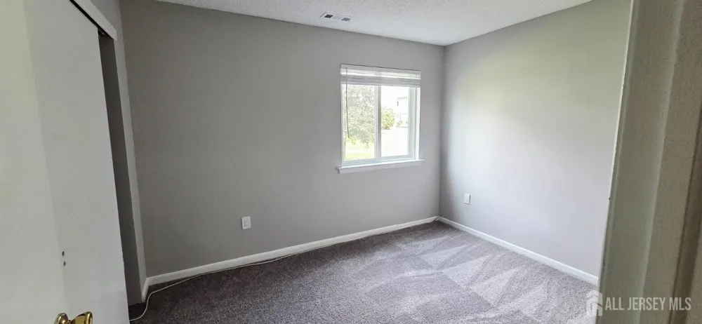 8207 Tamarron Drive Plainsboro, NJ 08536