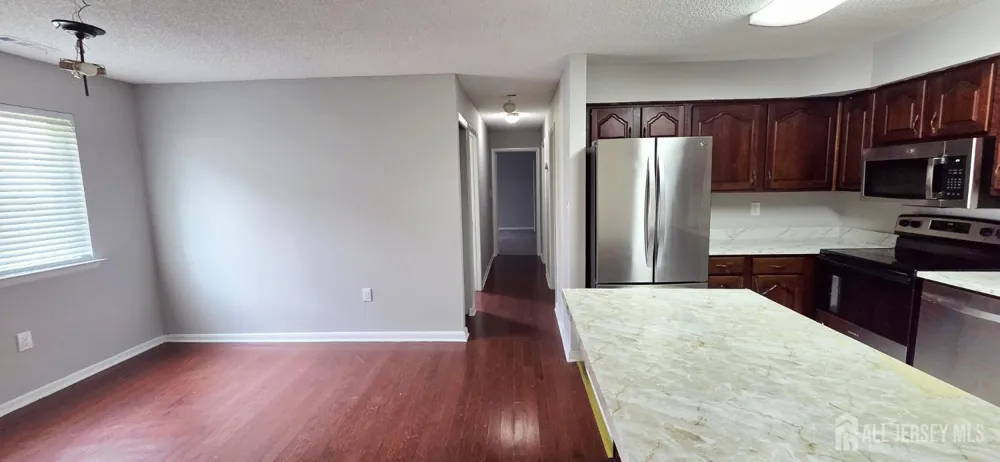 8207 Tamarron Drive Plainsboro, NJ 08536