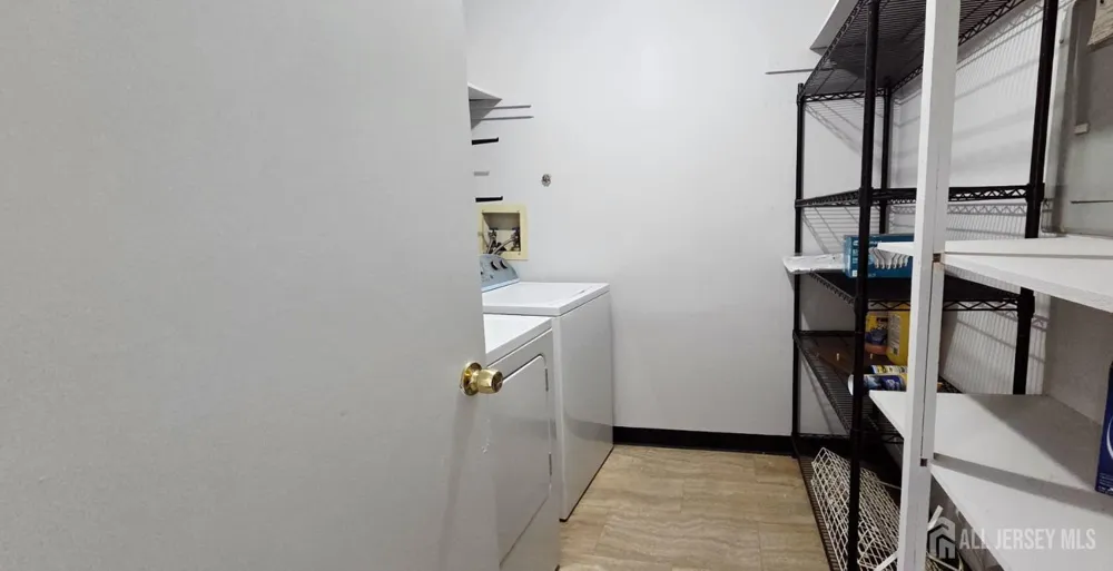 8207 Tamarron Drive Plainsboro, NJ 08536