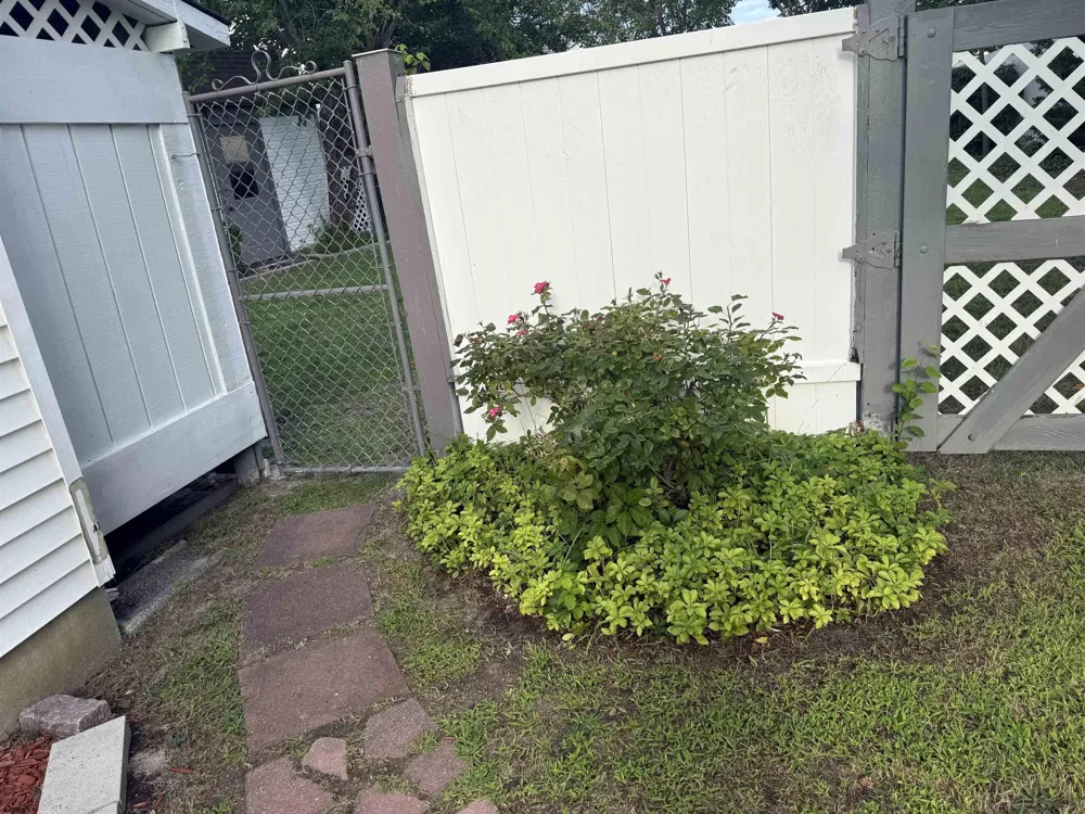 33 Lighthouse Dr Brigantine, NJ 08203