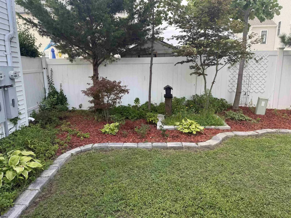 33 Lighthouse Dr Brigantine, NJ 08203