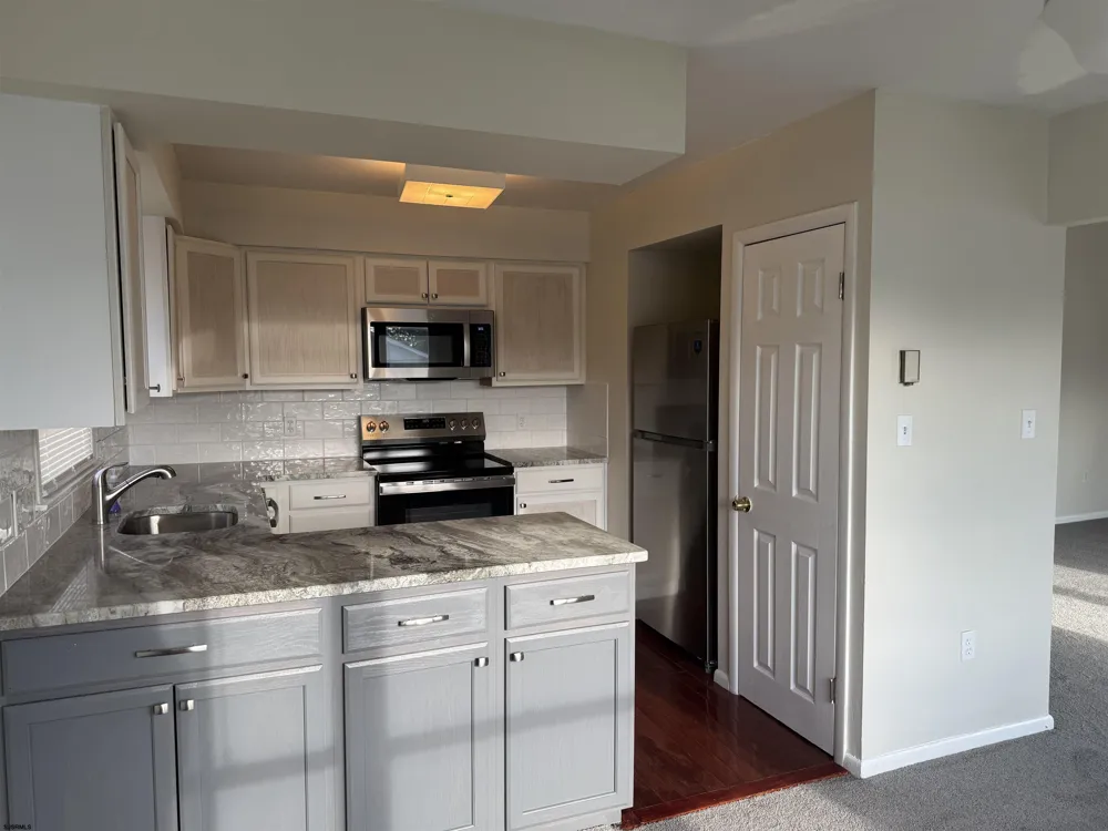 33 Lighthouse Dr Brigantine, NJ 08203
