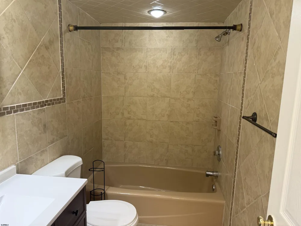 33 Lighthouse Dr Brigantine, NJ 08203