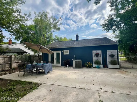 315 Common Street