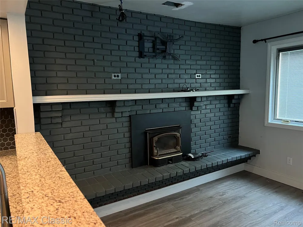 315 Common Street Walled Lake City, MI 48390