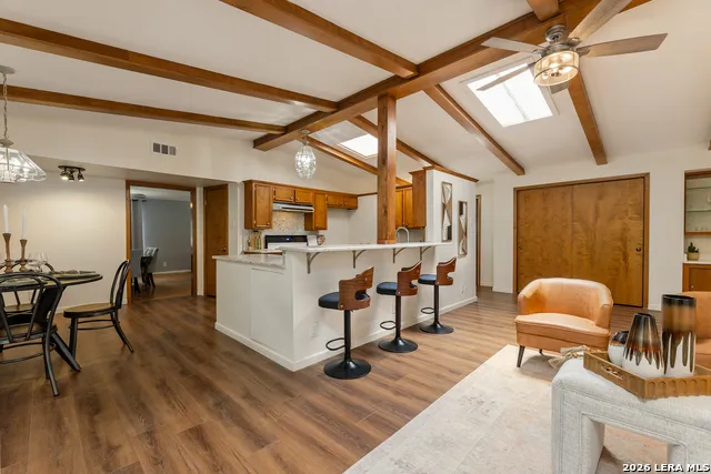 8722 Midcrown Windcrest, TX 78239