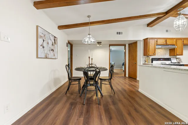 8722 Midcrown Windcrest, TX 78239
