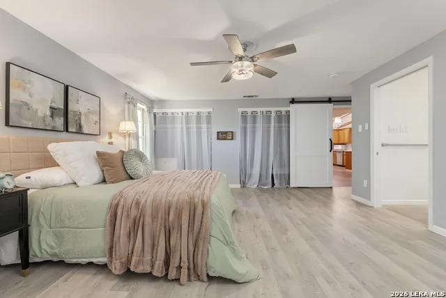 8722 Midcrown Windcrest, TX 78239
