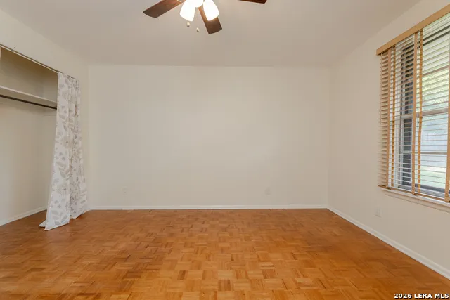 8722 Midcrown Windcrest, TX 78239