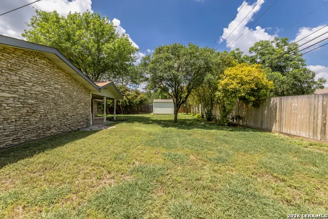 8722 Midcrown Windcrest, TX 78239