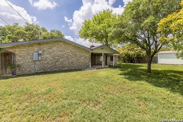 8722 Midcrown Windcrest, TX 78239