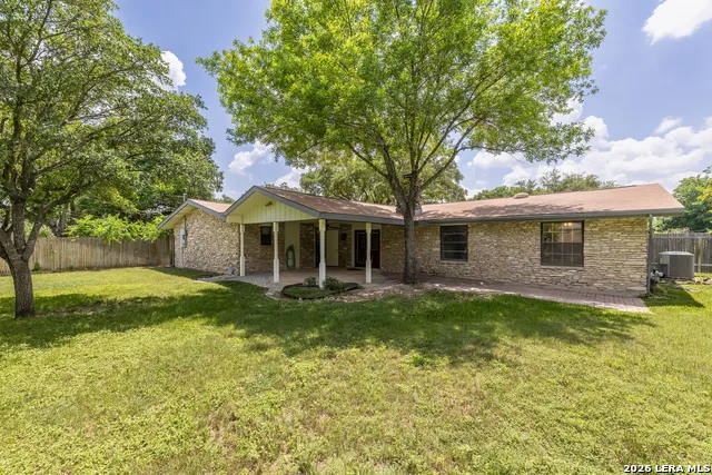 8722 Midcrown Windcrest, TX 78239