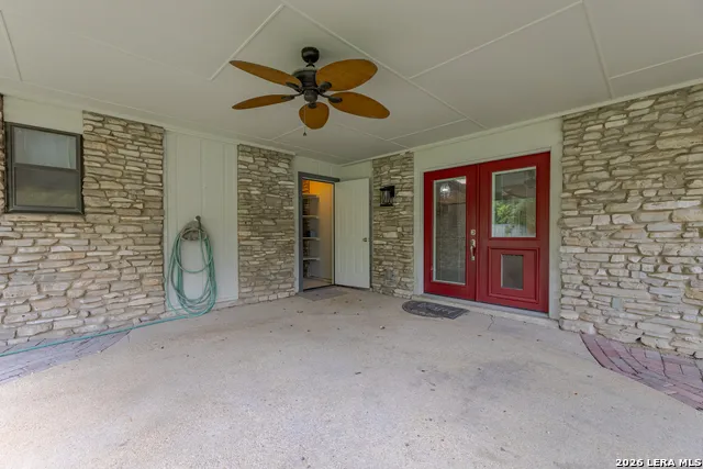 8722 Midcrown Windcrest, TX 78239