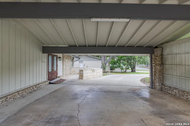 8722 Midcrown Windcrest, TX 78239