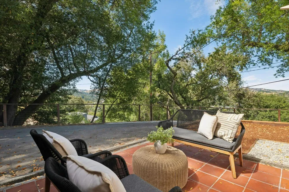 9 Francis Avenue San Anselmo, CA 94960