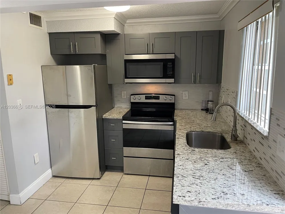 7510 SW 152nd Ave #B202 Miami, FL 33193