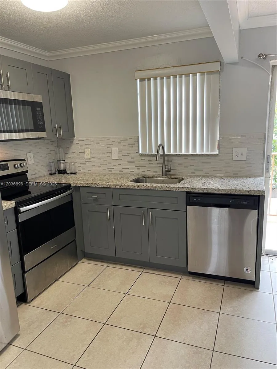 7510 SW 152nd Ave #B202 Miami, FL 33193
