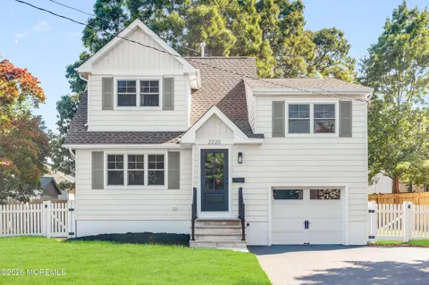 2220 Mahoney Drive